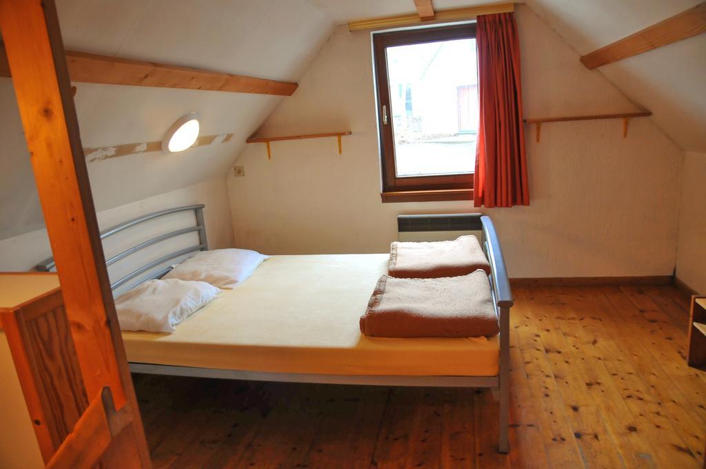 Les Doyards Hotell Vielsalm Rom bilde