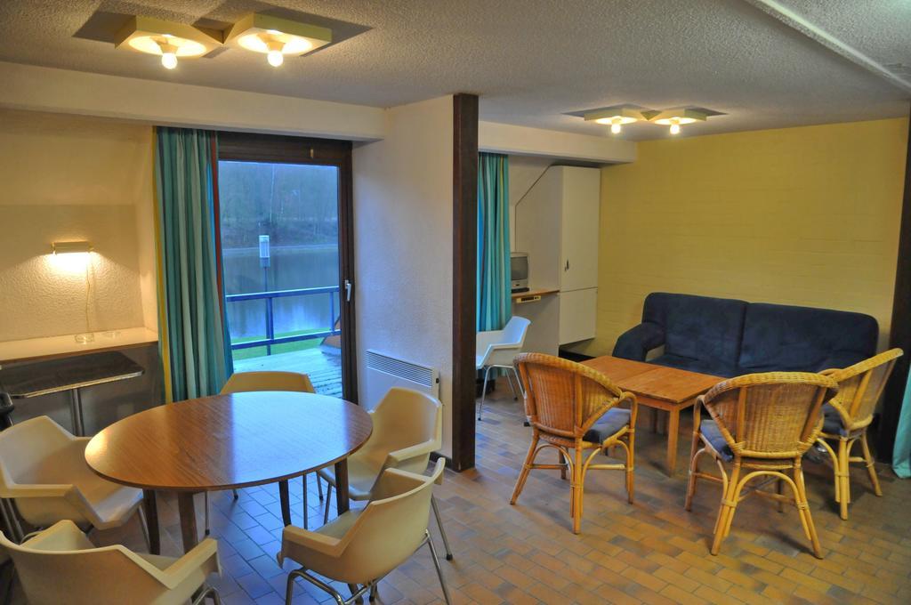 Les Doyards Hotell Vielsalm Rom bilde